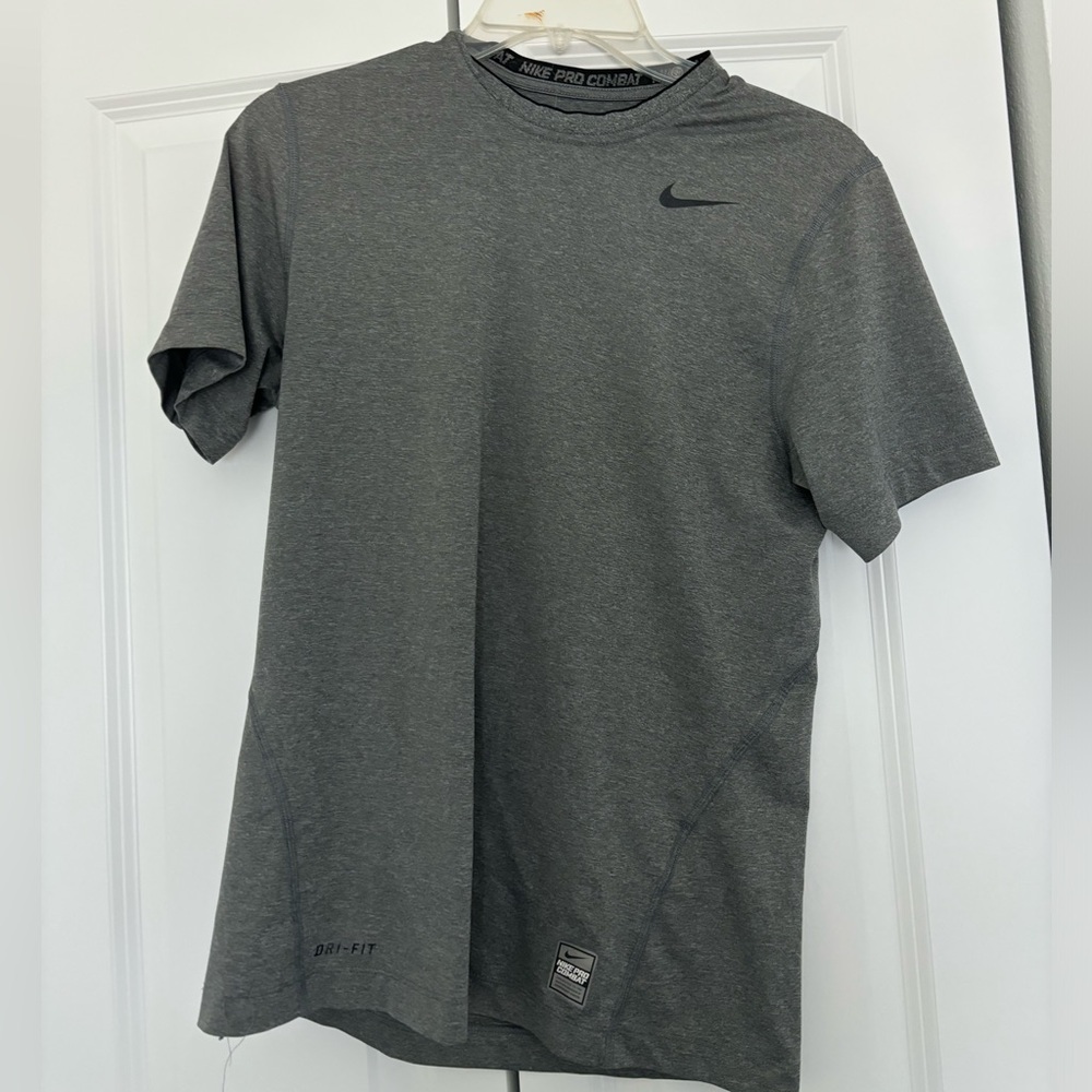 Nike pro combat dri-fit t shirt size small gray